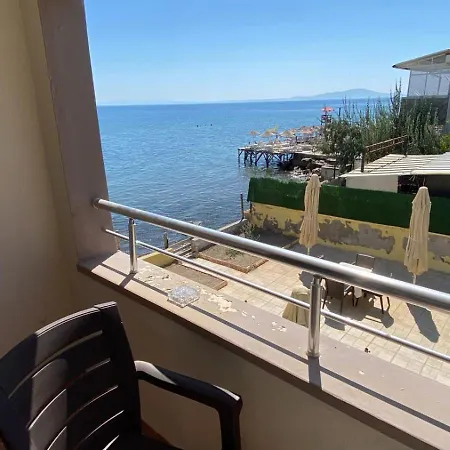 Deniz Kenari & Garden